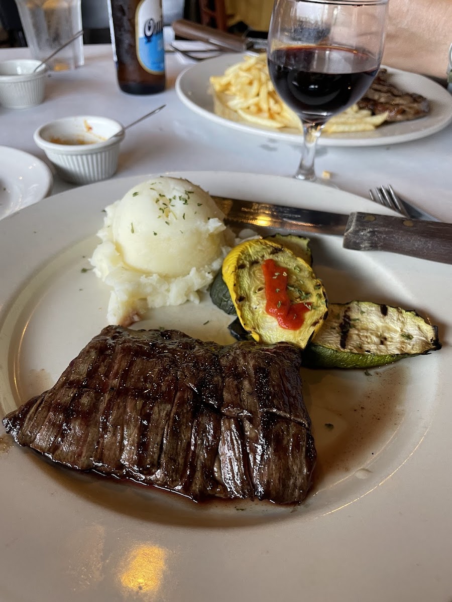 Grilled steak with vegetables